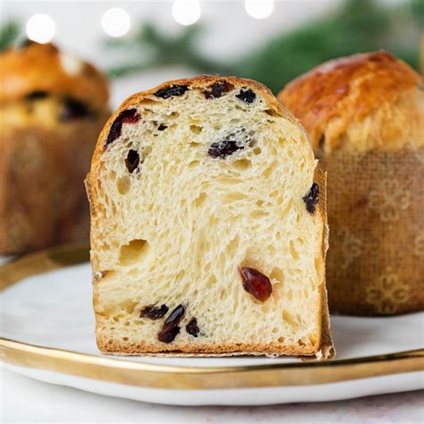 what is a panettone